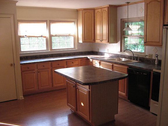 2nd image of 117 Marshall Dr