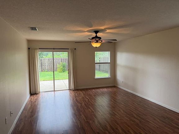 5th image of 136 Brookfall Dr