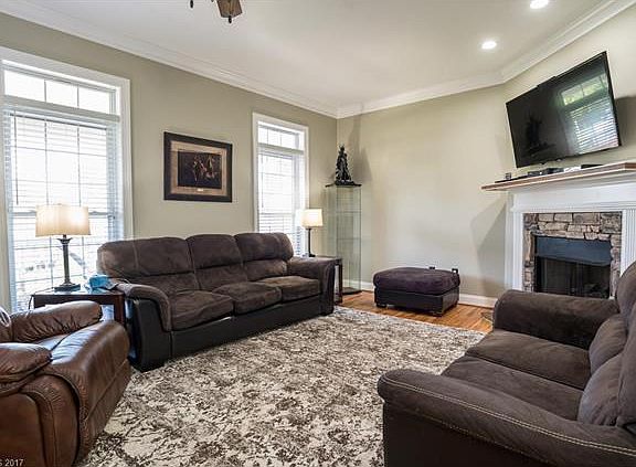 3rd image of 431 Nesbitt Dr