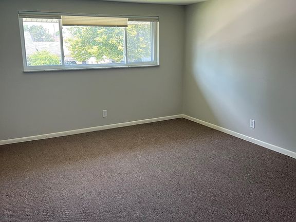2nd image of 239 S Jefferson St #11