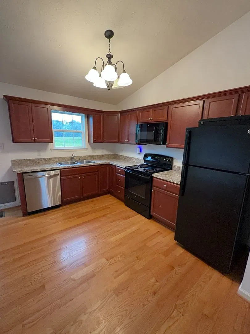 100 Kaleigh Drive Maurertown, VA — Photo 4