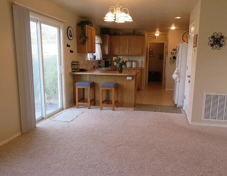 17553 N Chouteau Ave — Photo 6