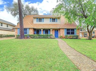 4818 Bayou Vista Dr, Houston, TX 77091