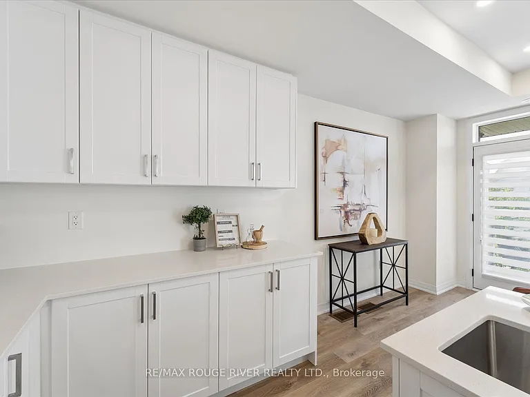 6 Esquire Way — Photo 16