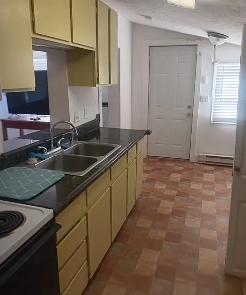 502 Bennett St — Photo 2