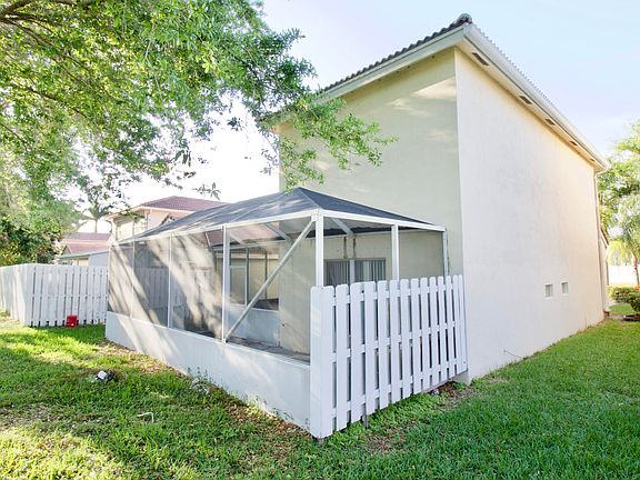 5th image of 5726 Green Island Dr