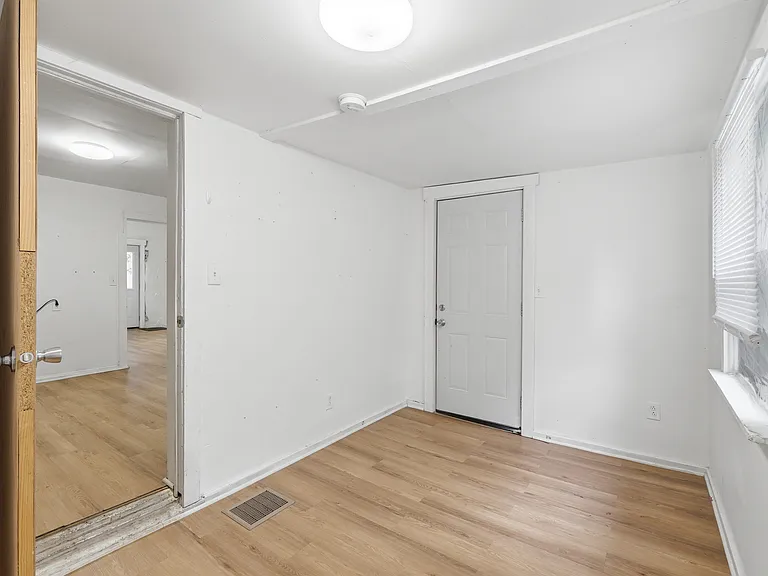 1433 Dean Ave #V1 — Photo 7