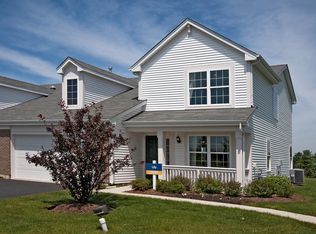 1350 Newport Ct, Pingree Grove, IL 60140