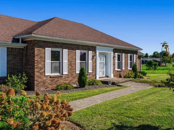 135 Hidden Valley Rd, Danville, KY 40422