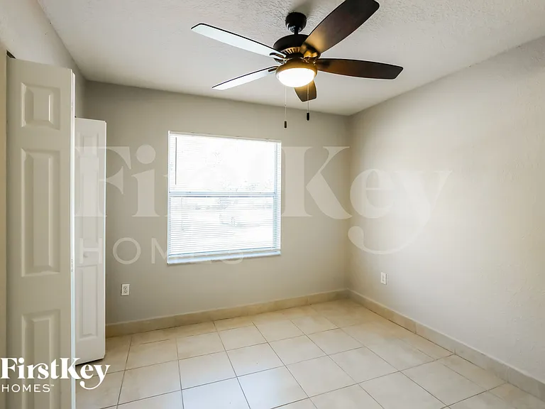 19420 NW 32nd Ave — Photo 15