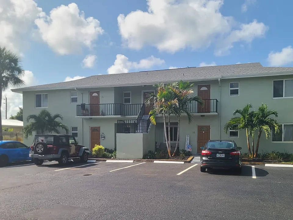 1003 NW Spruce Ridge Dr #18