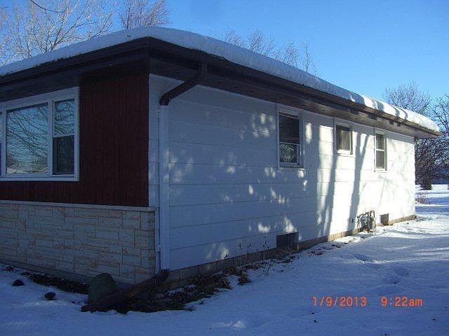 2nd image of N1508 Greenwood Rd