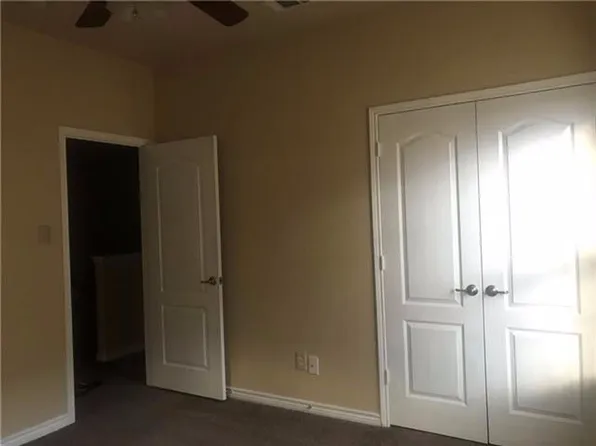 5916 Clearwater Dr, The Colony, TX 75056