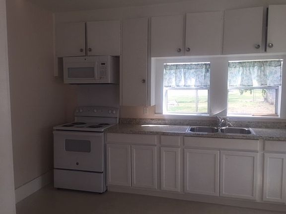 5th image of 219 E Hoffman Ave