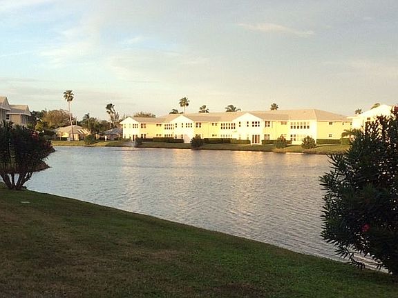 2nd image of 500 Grove Isle Cir Unit 500-107