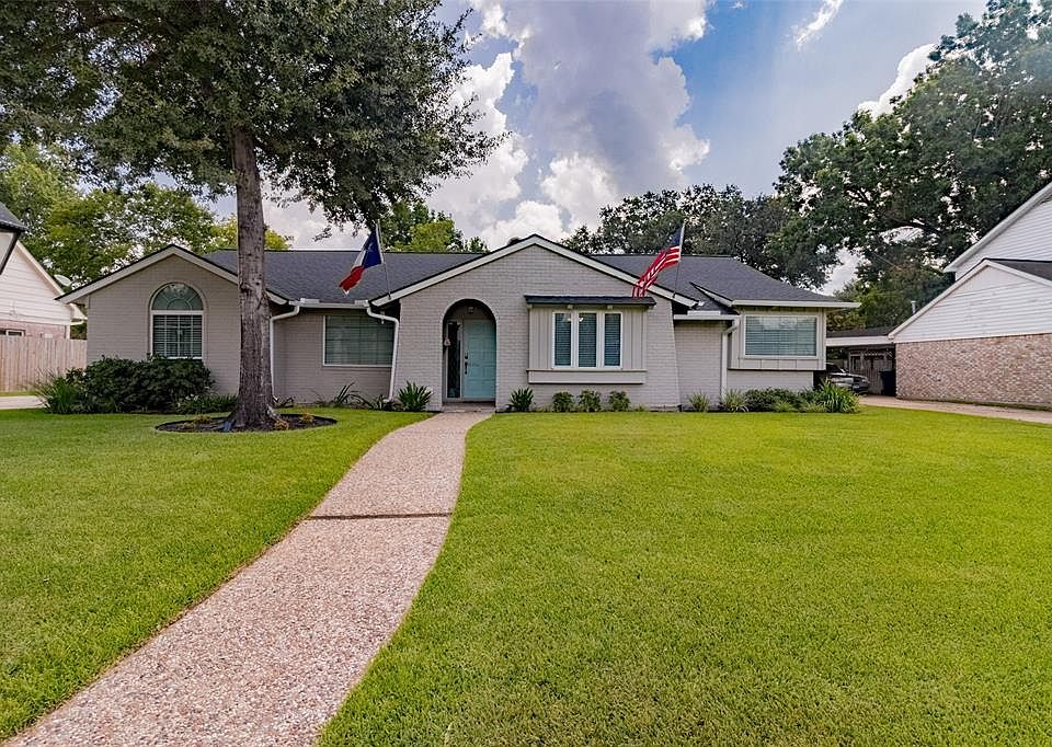 1st image of 2515 W Pebble Beach Dr