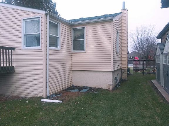 4th image of 23 W Armitage Ave