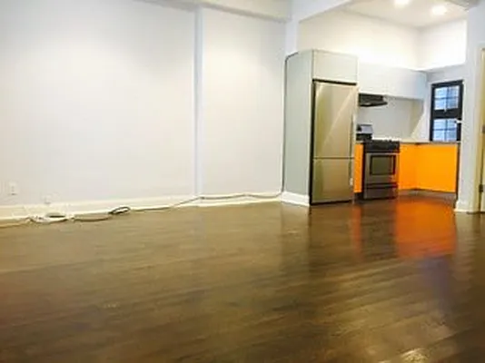 Rented by Loom Group | media 11