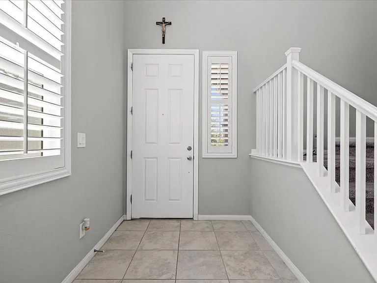 7014 Solano Canyon Ave — Photo 3