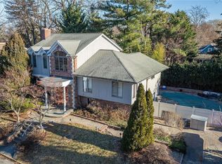 5 Dubois Ct, Sea Cliff, NY 11579