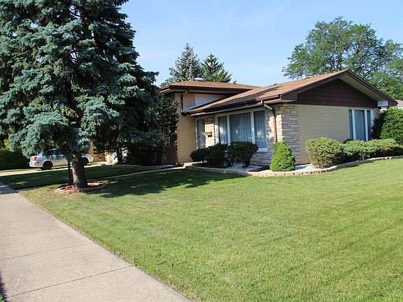 2nd image of 1960 Plainfield Dr