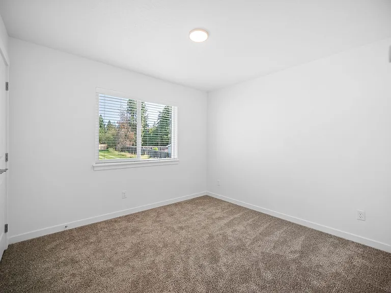 817 E F St #A — Photo 12
