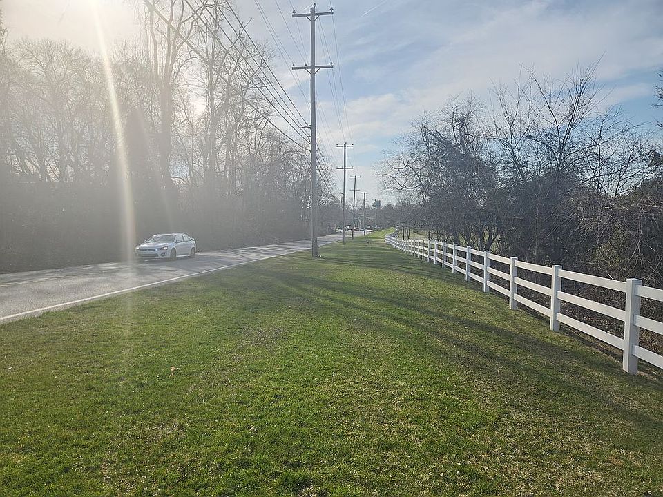 2nd image of 505 Pawling Rd