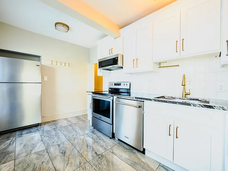 100 E Park Ave #B — Photo 3