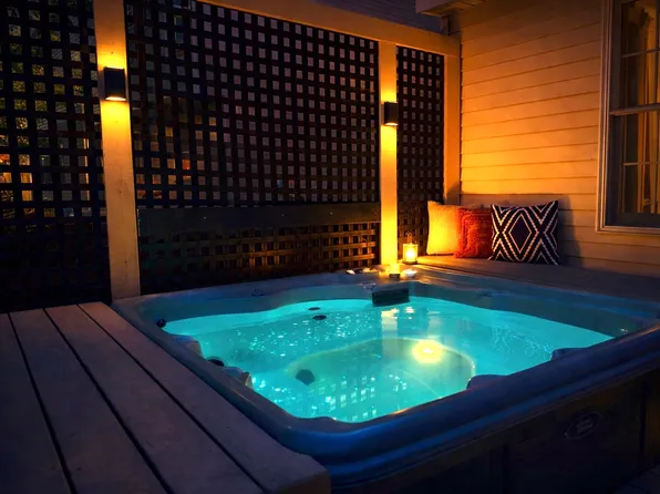 (undisclosed Address), Bloomington, IL 61704