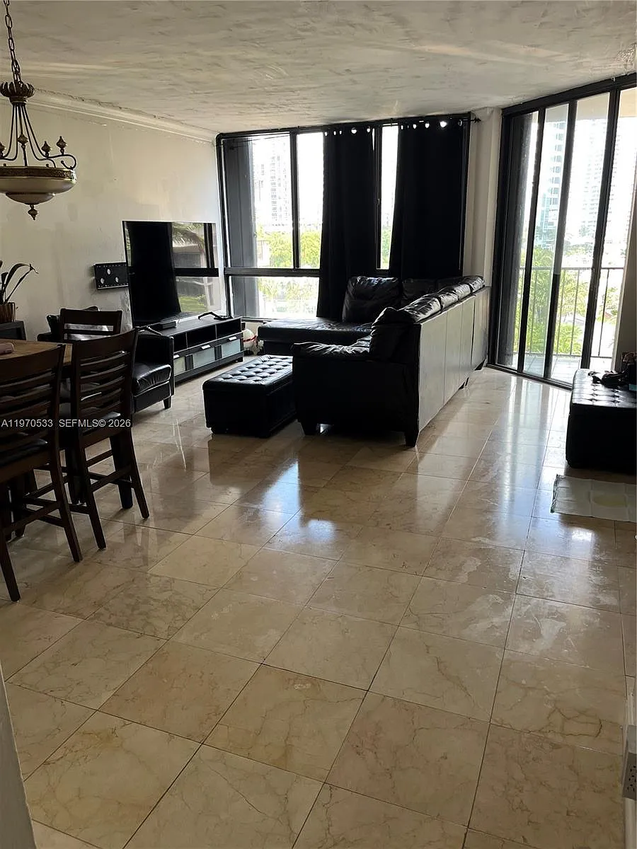 Building Photo - 520 Brickell Key Dr #A610