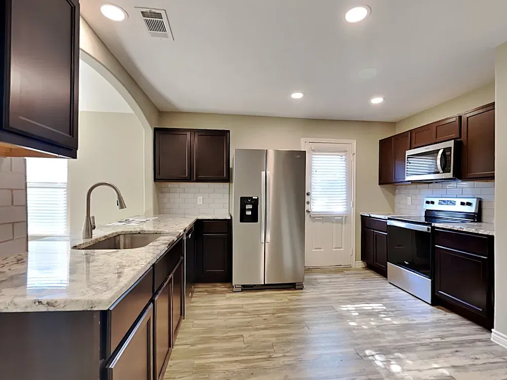 3 bed, 1773 sqft, $1,300 — Photo 3