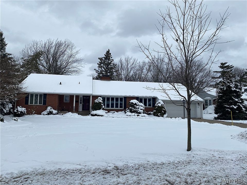 1st image of 25 Huntington Ct