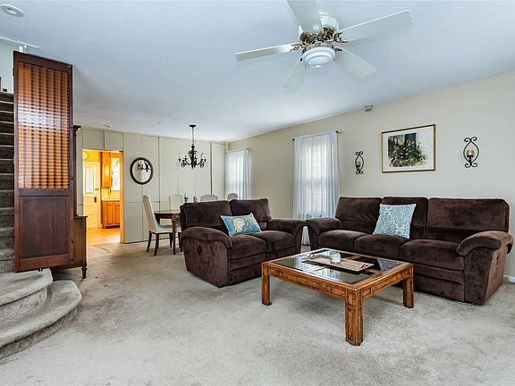 3rd image of 2981 Malcolm Ct