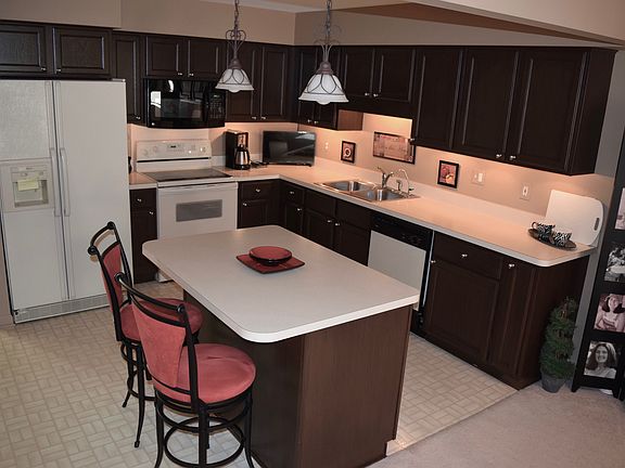 5th image of 4439 N Meadow Dr #1
