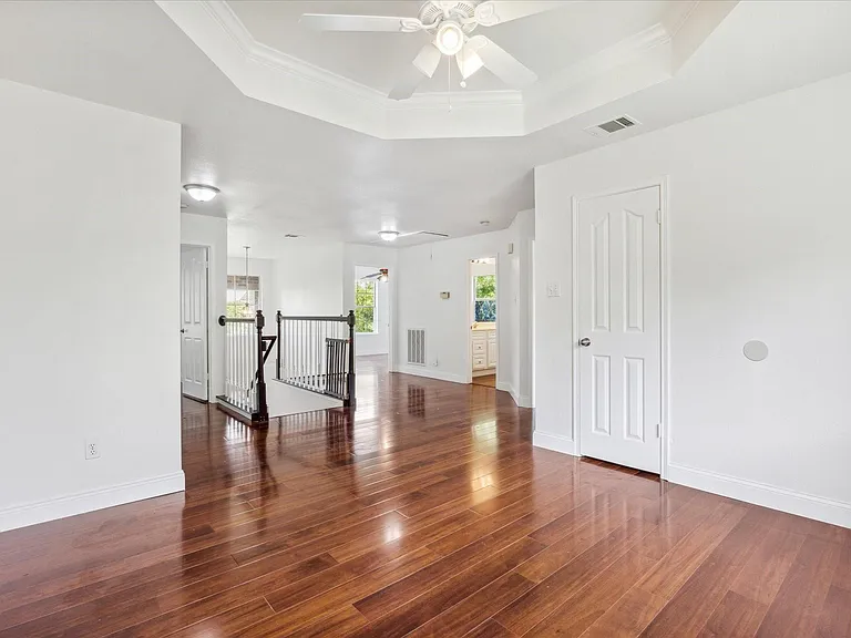 2926 Winchester Dr — Photo 33