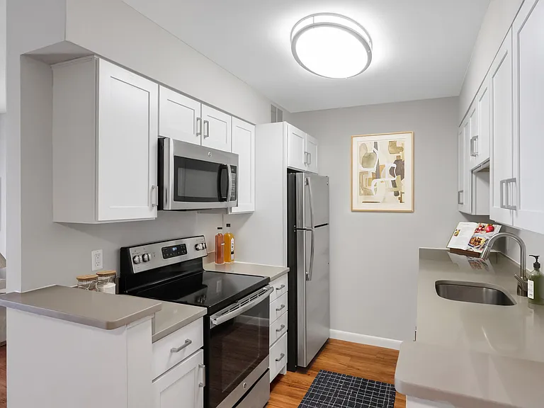 Bay Ridge at Nashua Apartments — Photo 9