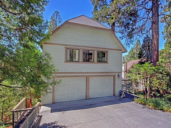 3rd image of 27569 Cedarwood Dr
