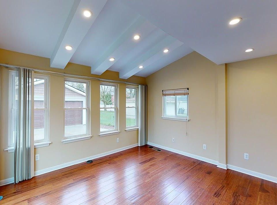 1st image of 502 Amelia Ave