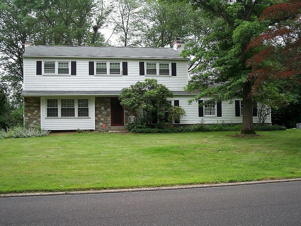 1st image of 633 Kings Rd