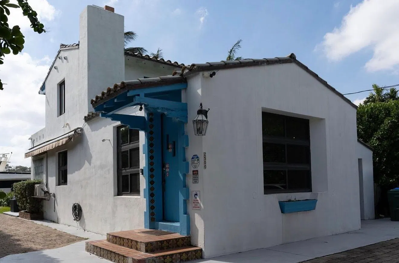 4 bed, 2.5 bath, 10000 sqft, $11,500 — Photo 4