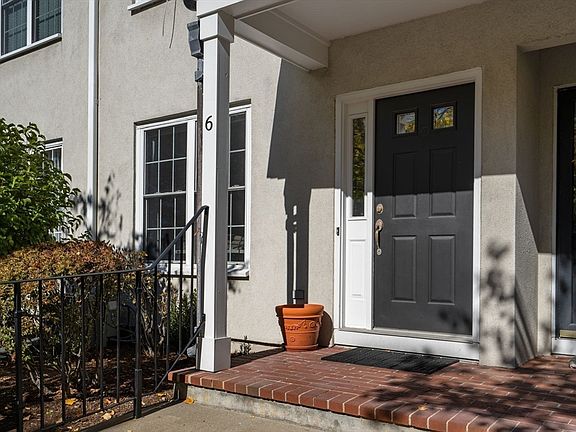 5th image of Six Tilden Commons Dr #6