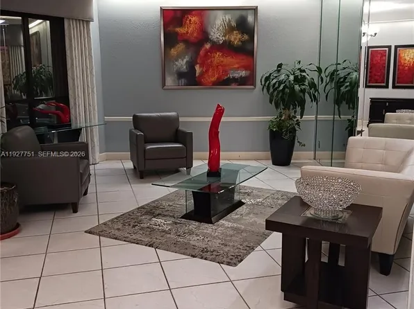 1000 Saint Charles Pl APT L2, Pembroke Pines, FL 33026