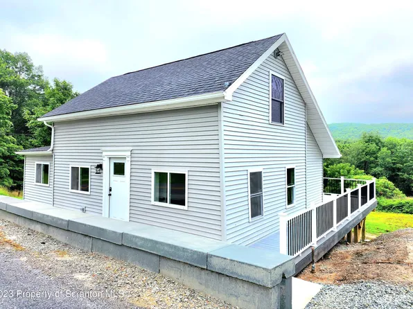 257 Maple Dr, Dalton, PA 18414