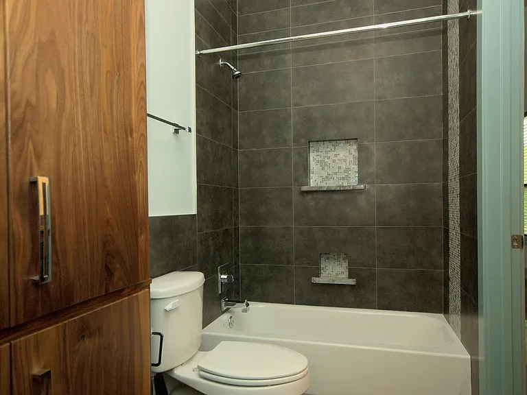 306 Franklin Blvd — Photo 14