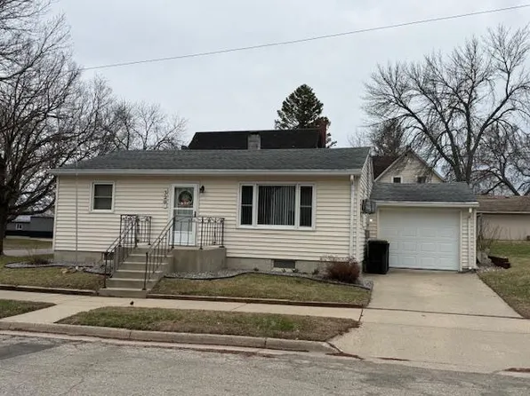 320 W 3rd St, Morton, MN 56270