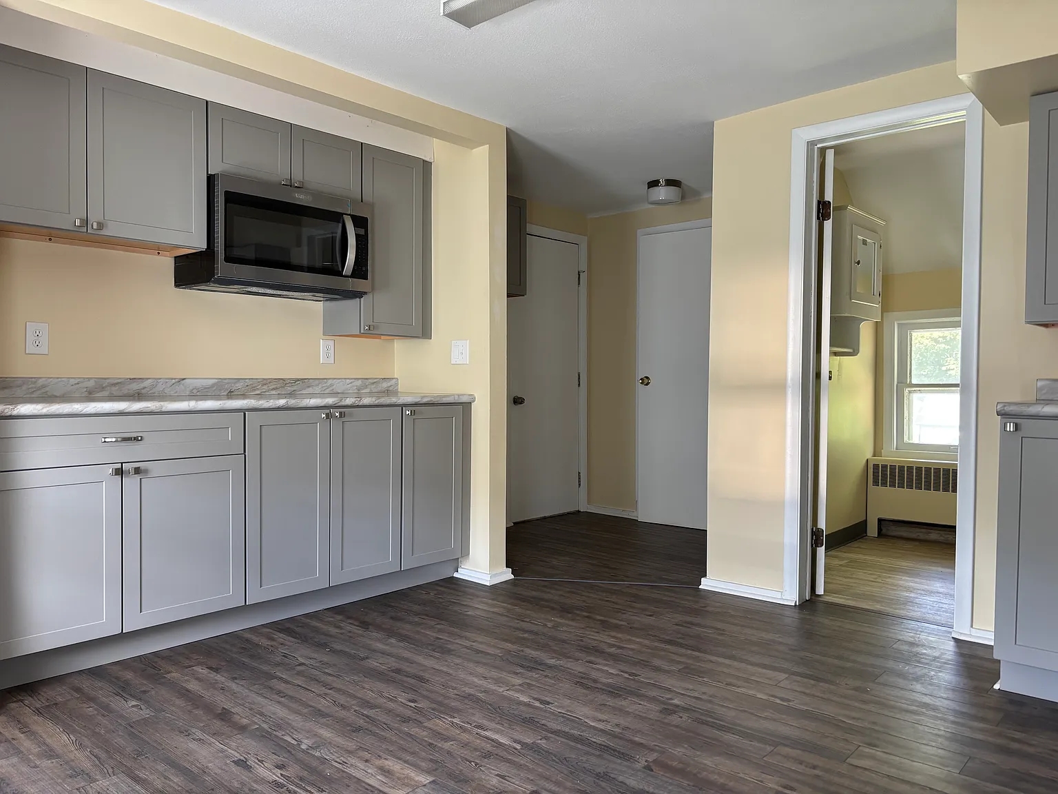 2 bed, $1,400 — Photo 3
