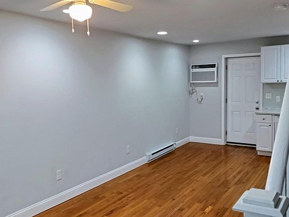 2nd image of 1224 Clover Ln
