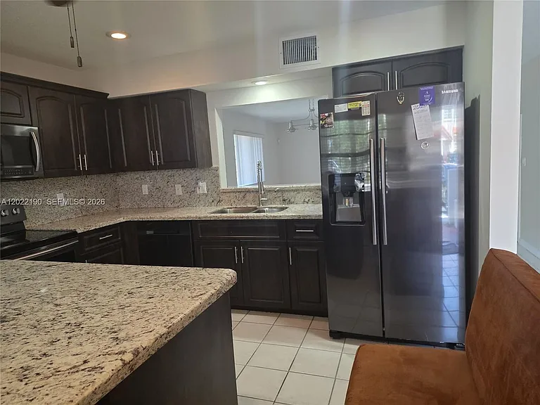 9521 NW 42nd St #9521 — Photo 6
