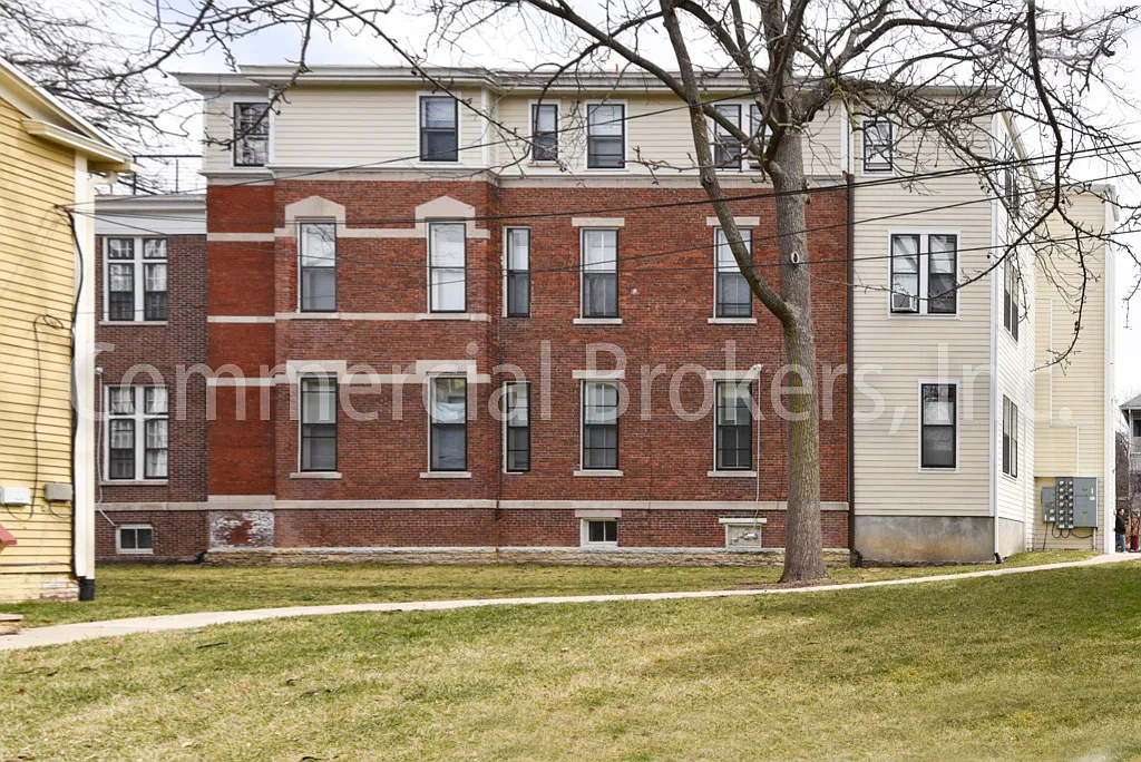 805SS Apt#7 — Photo 2
