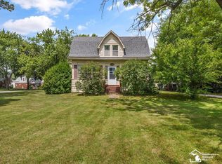 719 Cole Rd, Monroe, MI 48162